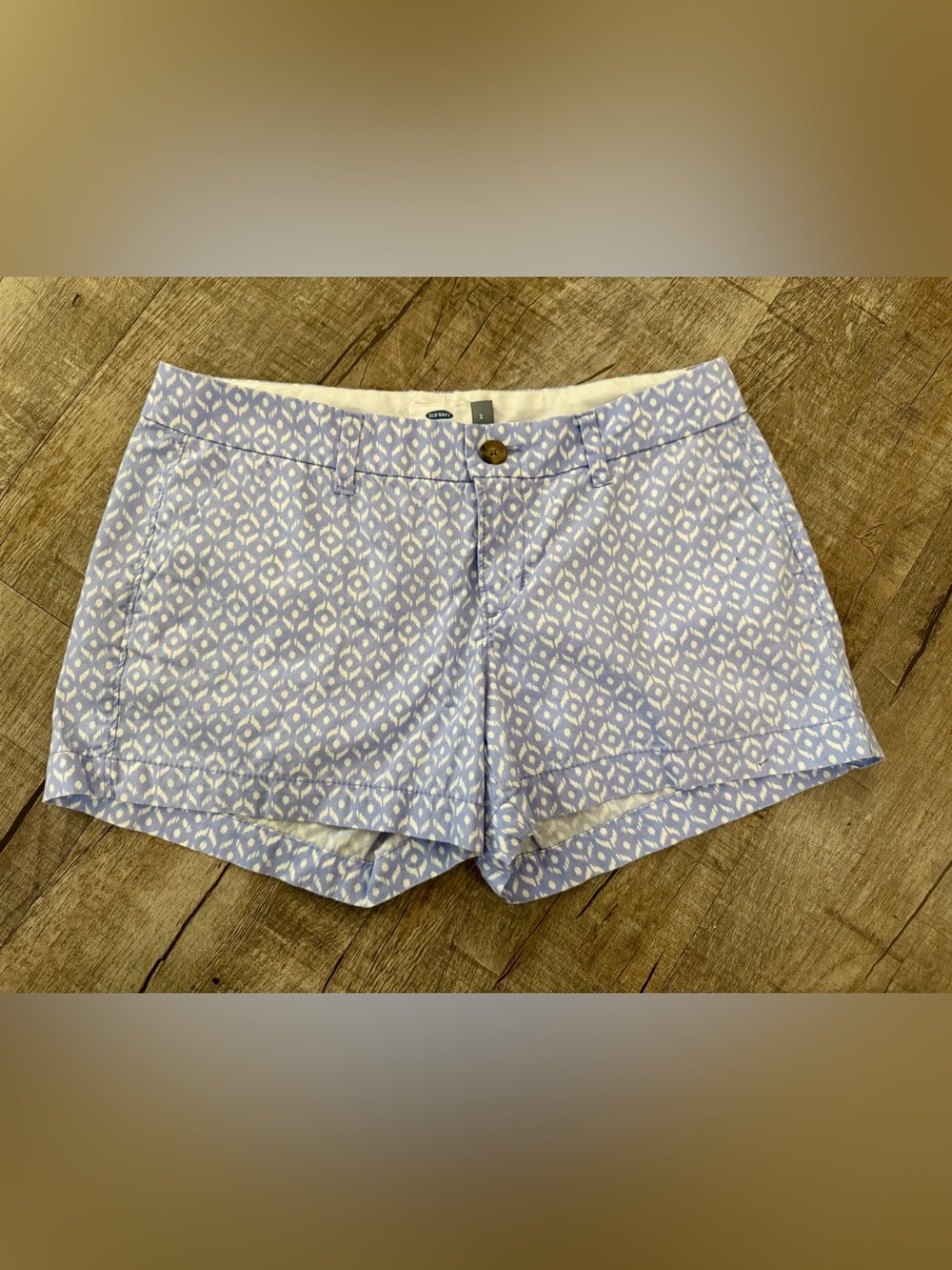 Old Navy Ikat Print Shorts Women's Size 2 Blue White Cotton Casual Summer